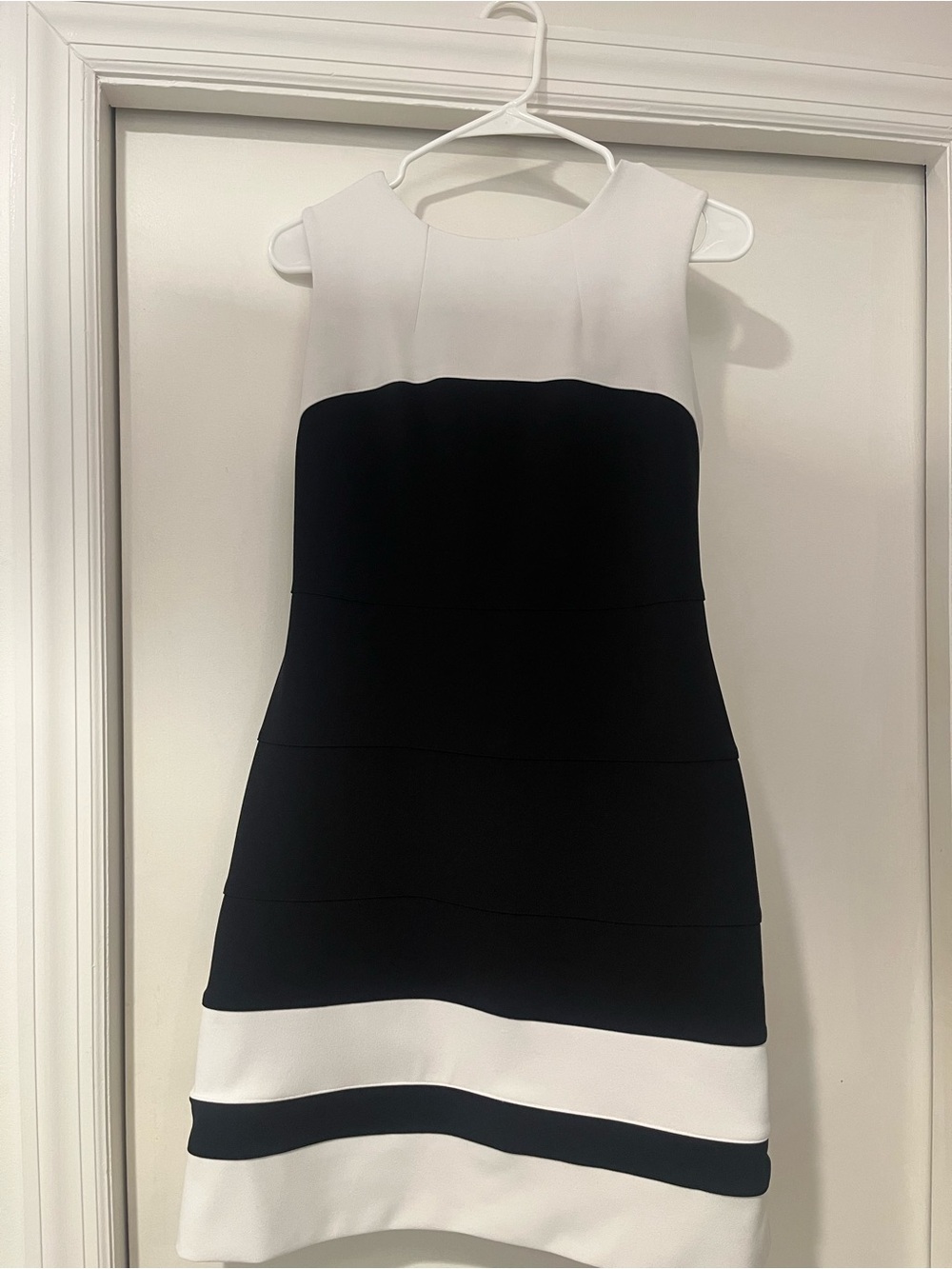 Tommy Hilfiger Sleeveless Black & White Colorblock Shift Dress